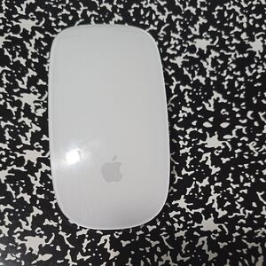 Apple A1657 Magic Mouse 2 Wireless & Rechargeable. Fully Tested And Working